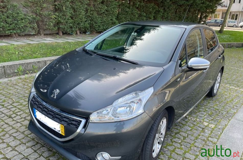 2015' Peugeot 208 photo #2