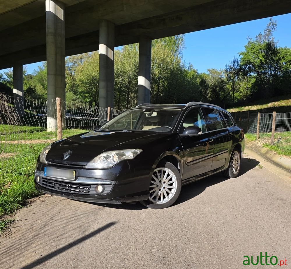 2008' Renault Laguna Break photo #2