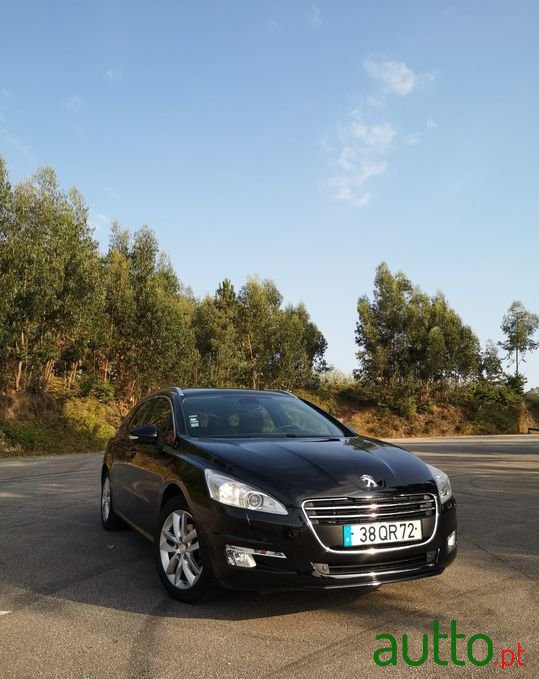2011' Peugeot 508 Sw photo #1