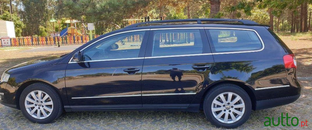 2006' Volkswagen Passat Variant photo #2