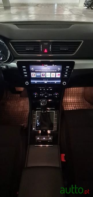 2018' Skoda Superb Break photo #2