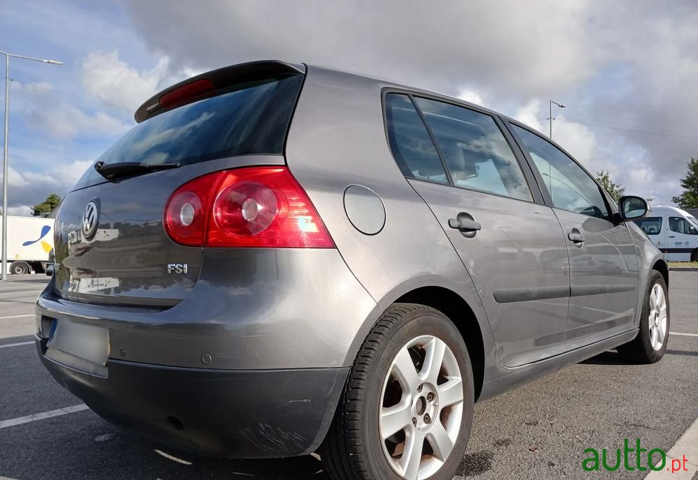 2005' Volkswagen Golf photo #4