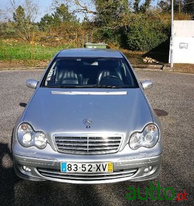 2004' Mercedes-Benz C-220 photo #1
