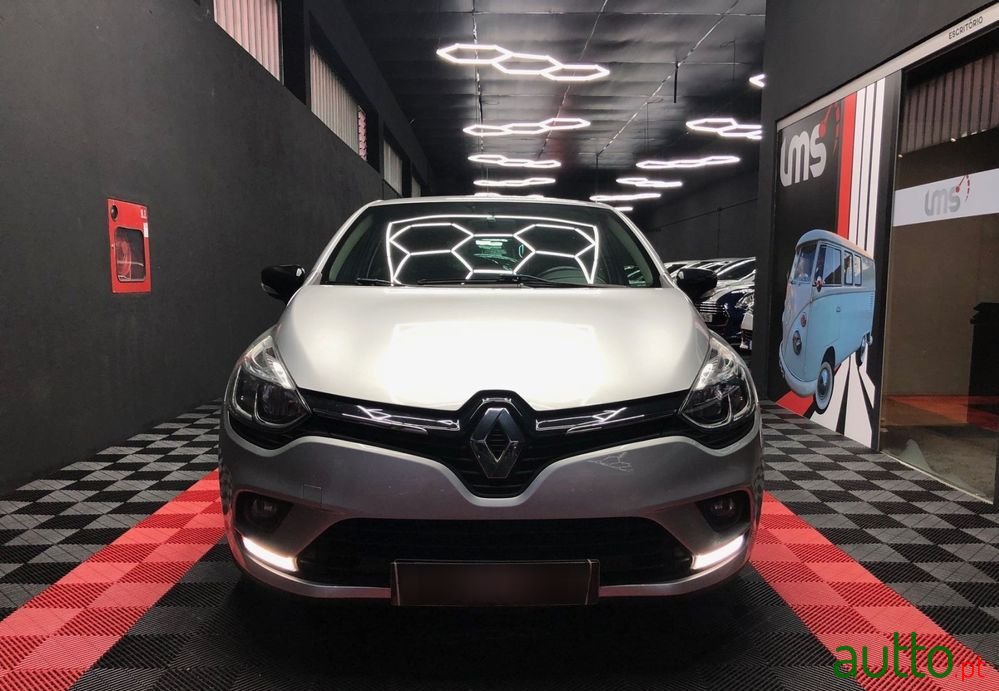 2017' Renault Clio 0.9 Tce Limited photo #2
