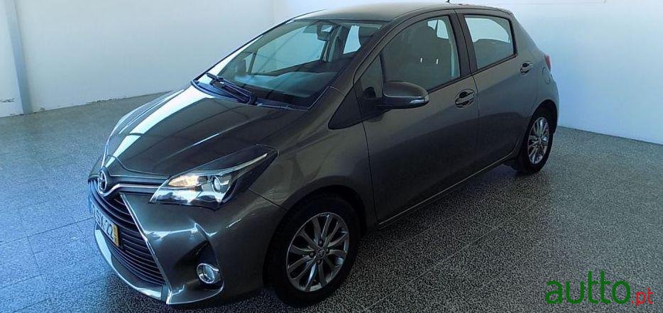 2017' Toyota Yaris photo #3