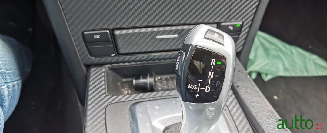 2009' BMW 530 photo #6