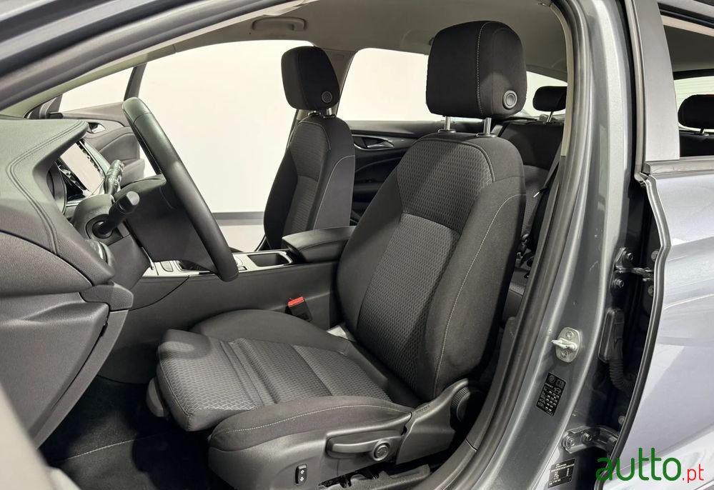 2021' Opel Insignia Sports Tourer photo #6