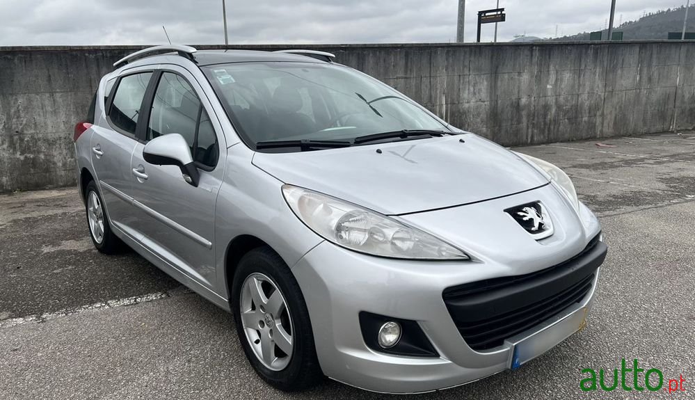 2010' Peugeot 207 Sw photo #2