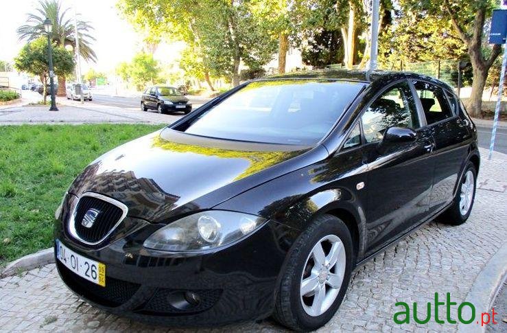 2009' SEAT Leon photo #2