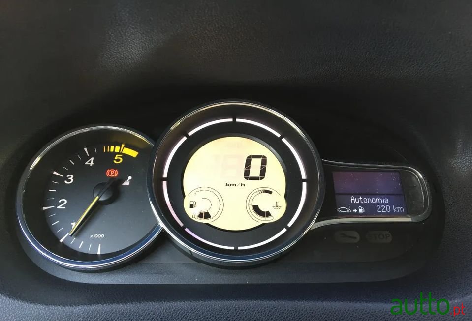 2009' Renault Megane Sport Tourer photo #3