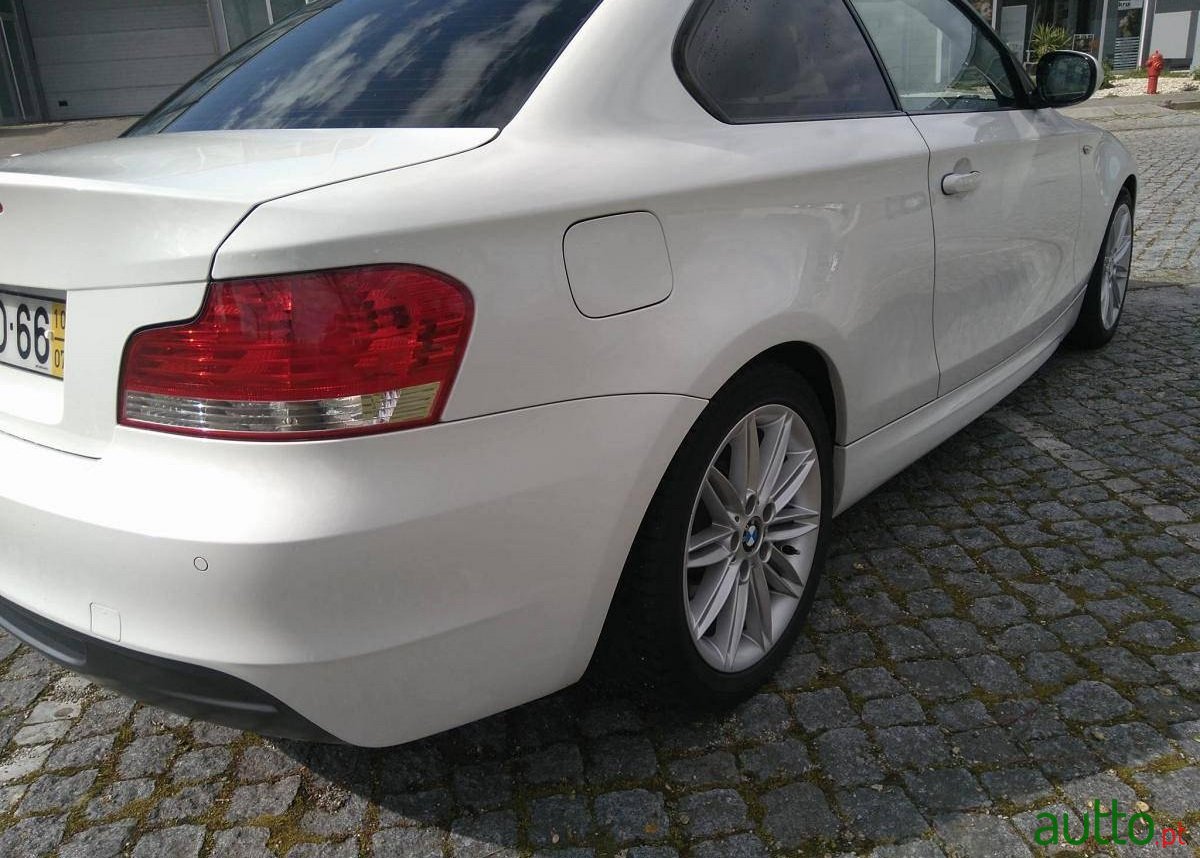 2010' BMW 120 d Pack M Coupé photo #3