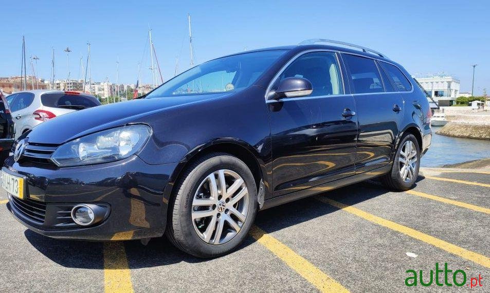 2011' Volkswagen Golf Variant photo #2