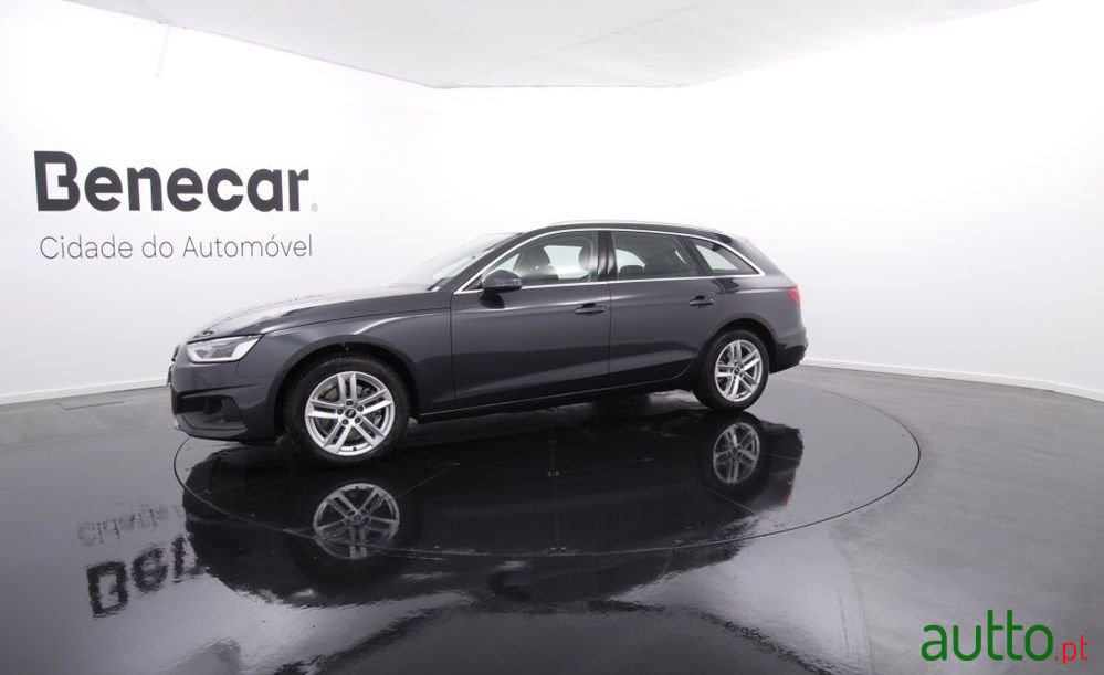 2022' Audi A4 Avant photo #2