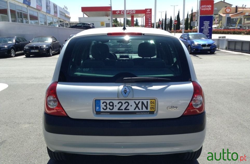 2004' Renault Clio photo #2