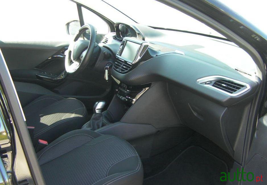 2017' Peugeot 208 photo #4