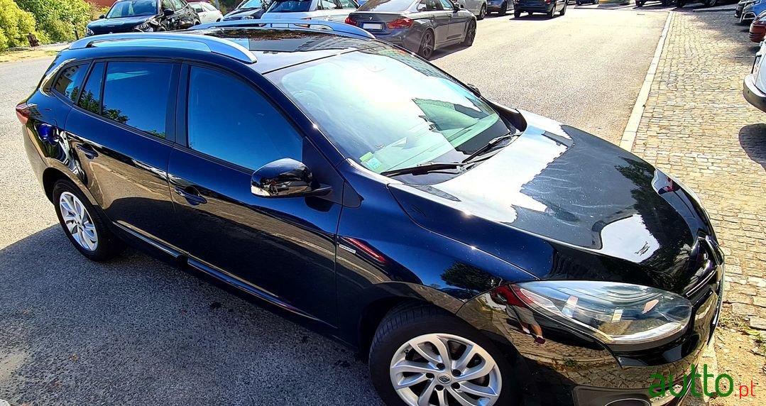 2016' Renault Megane Sport Tourer photo #2