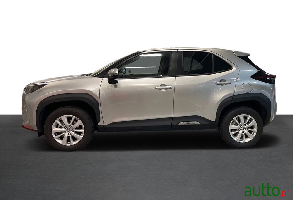 2024' Toyota Yaris Cross photo #3