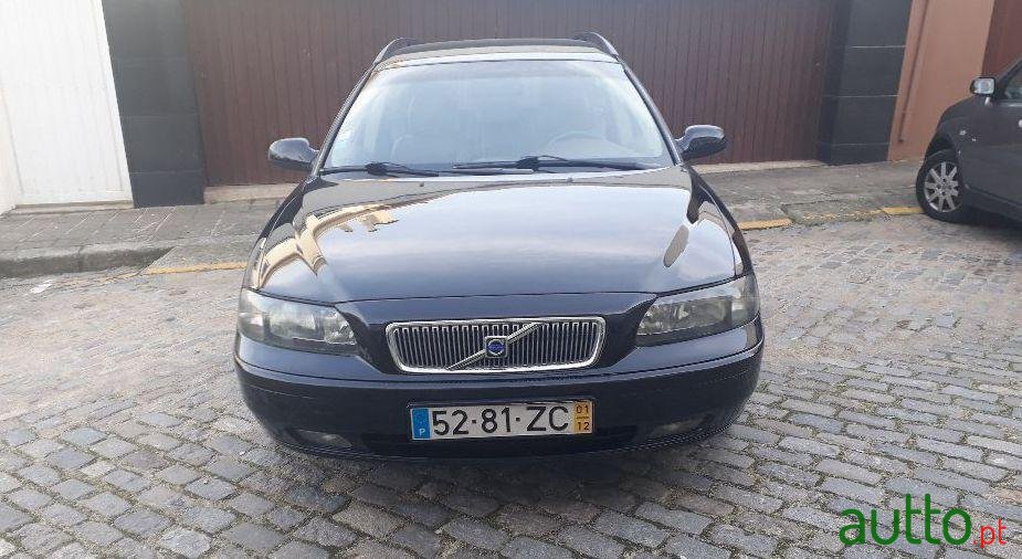 2001' Volvo V70 2.4 D5 photo #3