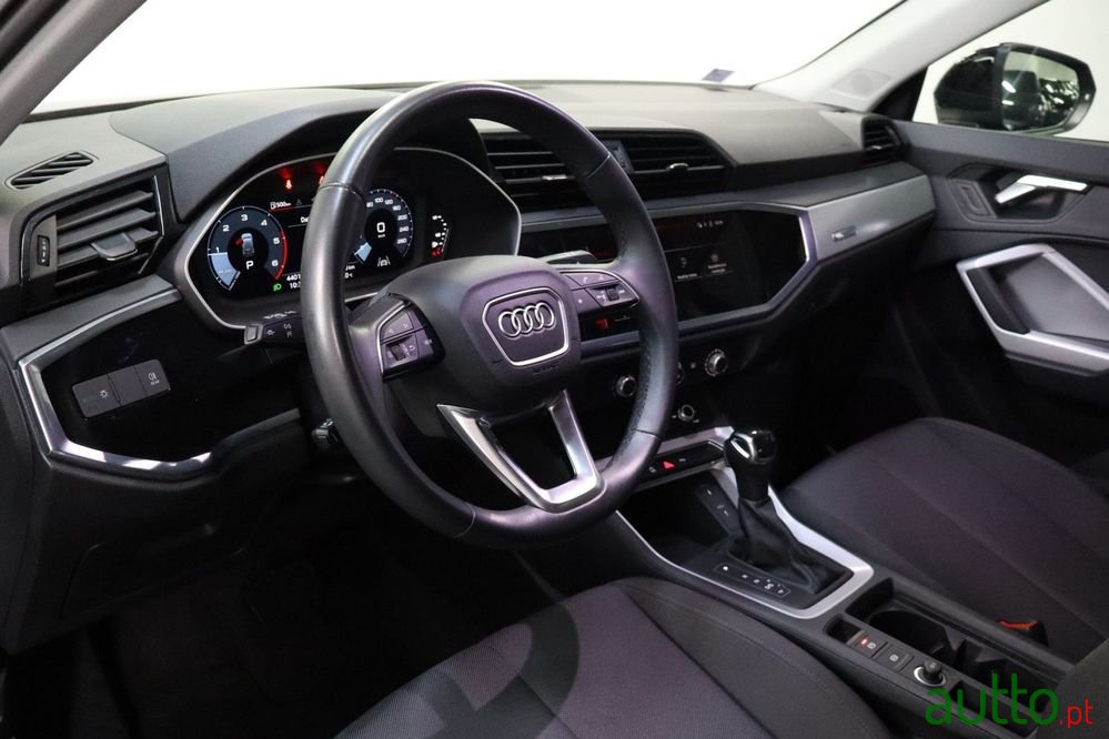 2023' Audi Q3 S Tronic photo #6