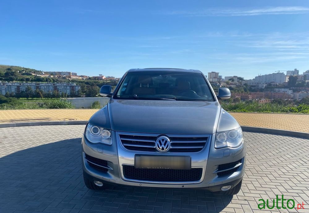 2006' Volkswagen Touareg photo #2