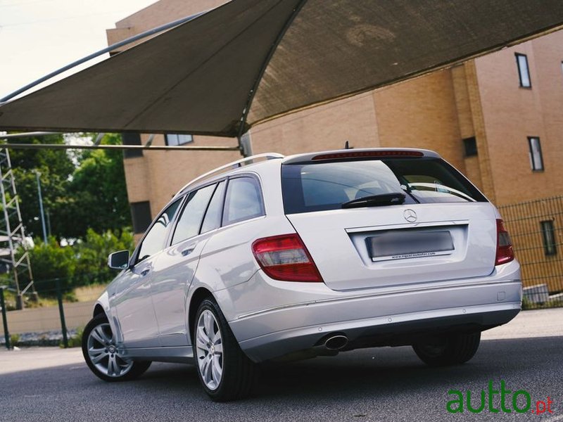 2010' Mercedes-Benz C 220 photo #3