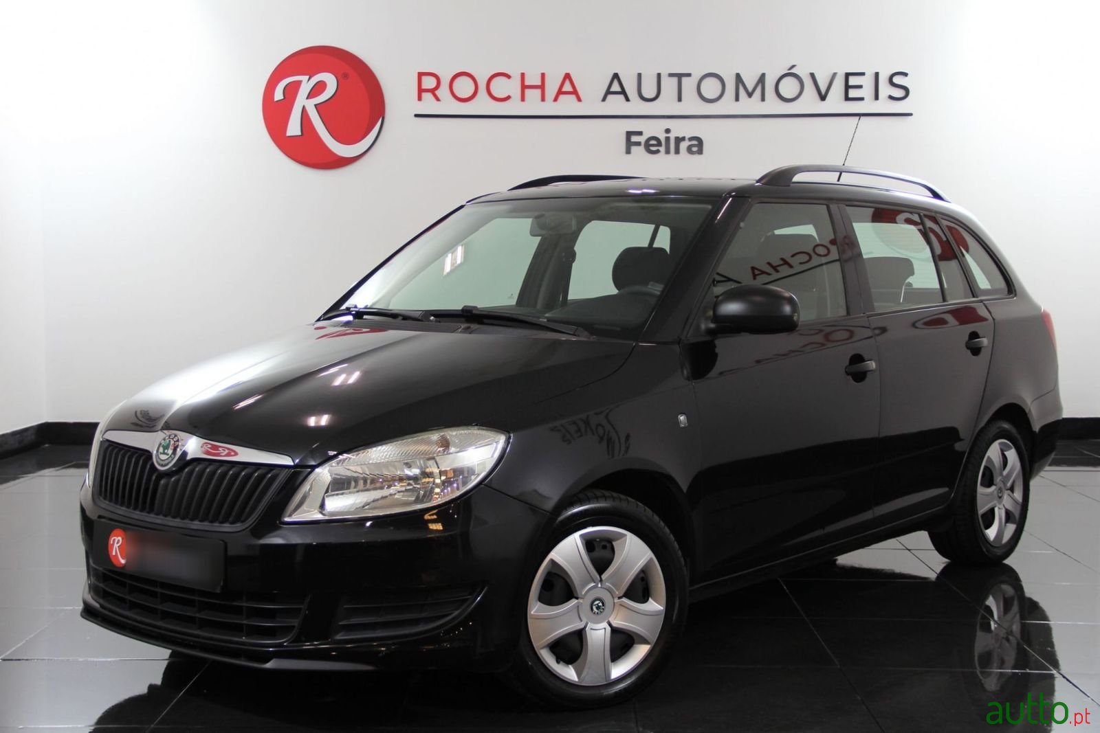 2011' Skoda Fabia Break photo #1