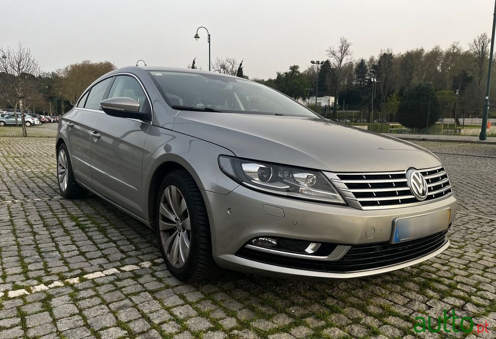 2017' Volkswagen 2.0 Tdi Bluemotion photo #2