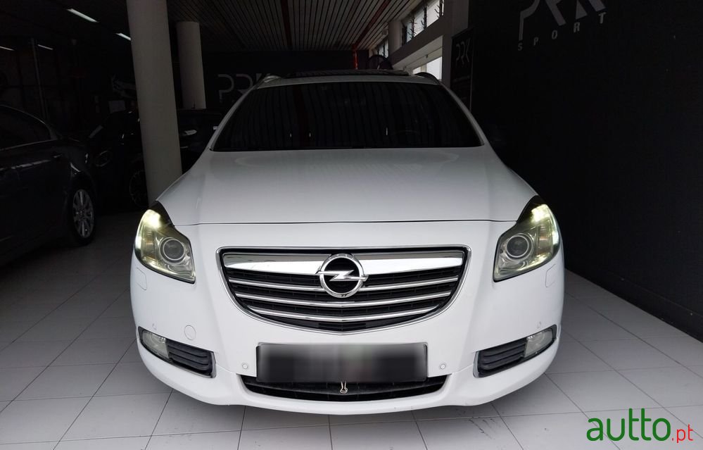 2013' Opel Insignia Sports Tourer photo #3