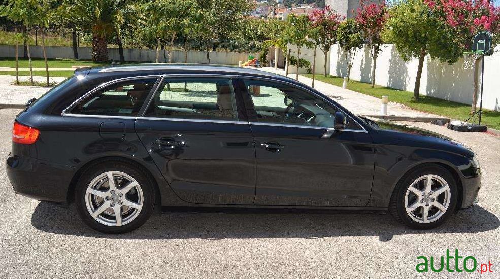 2008' Audi A4 Avant photo #2