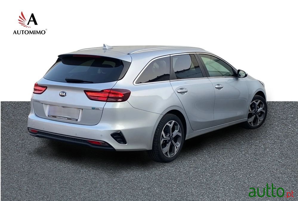 2021' Kia Ceed Sw photo #2