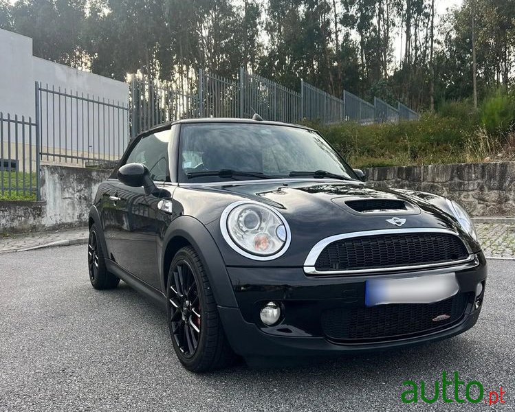 2010' MINI John Cooper Works photo #3