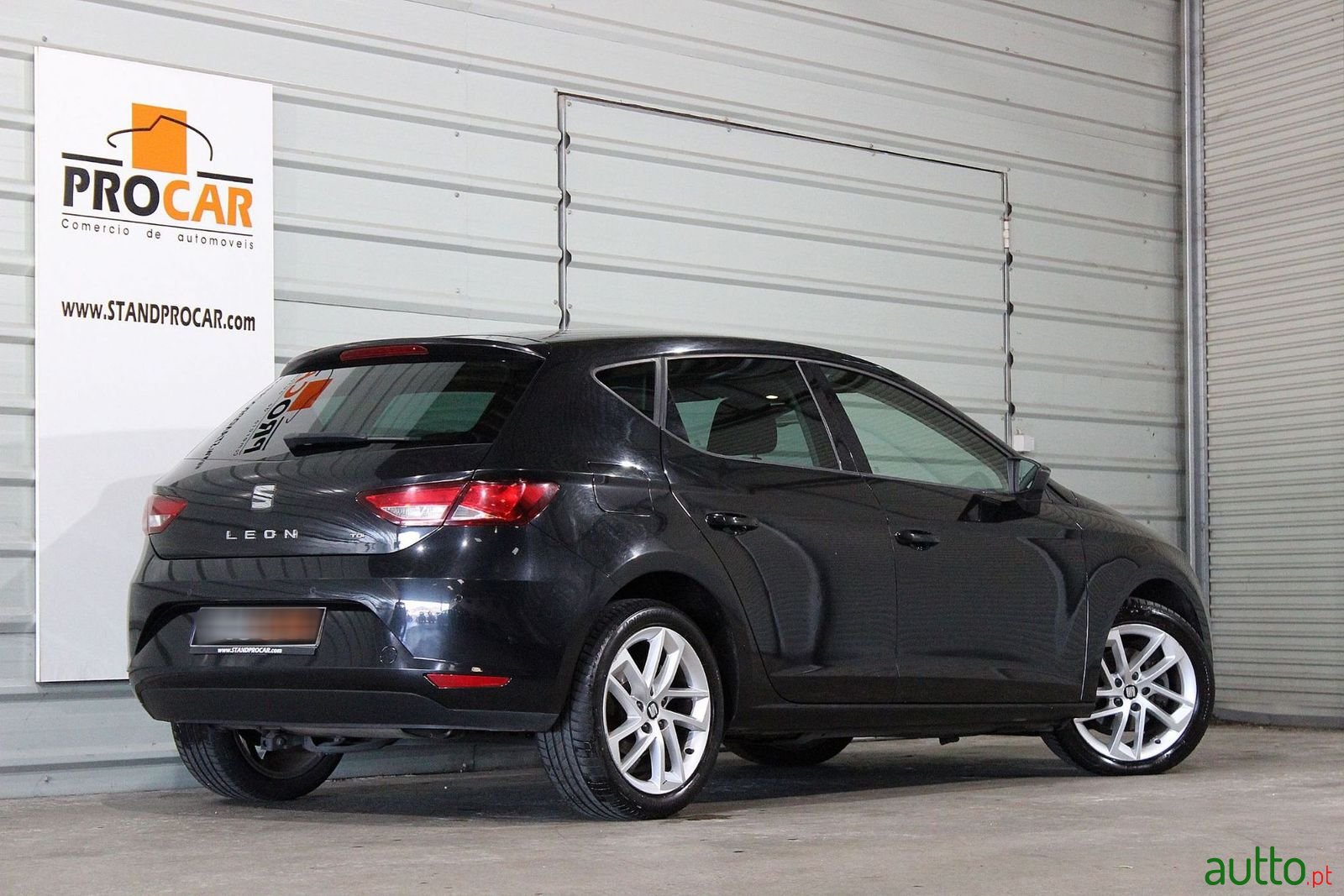 2013' SEAT Leon photo #2