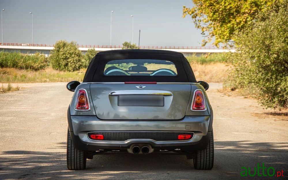 2009' MINI Cabrio Cooper S photo #2