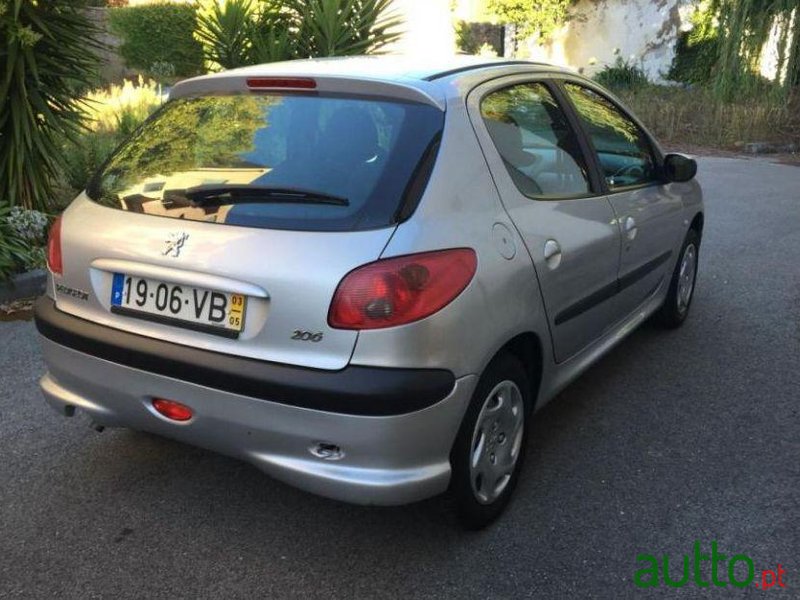 2003' Peugeot 206 1.1 Color Line photo #2