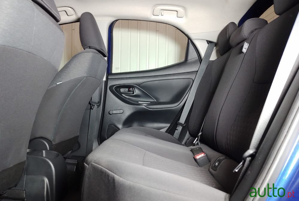 2023' Toyota Yaris photo #5