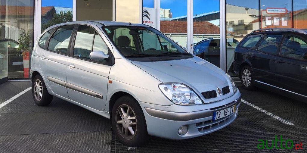 2002' Renault Scenic 1.4 16V photo #2