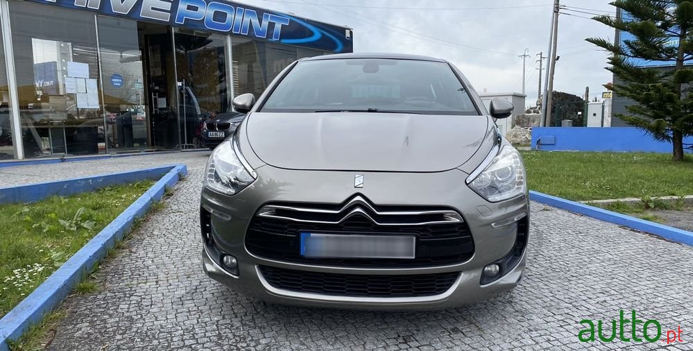 2013' Citroen DS5 photo #3