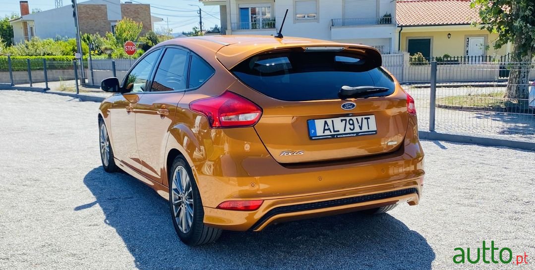 2017' Ford Focus photo #4