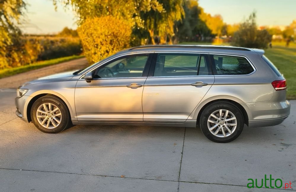 2015' Volkswagen Passat Variant photo #1