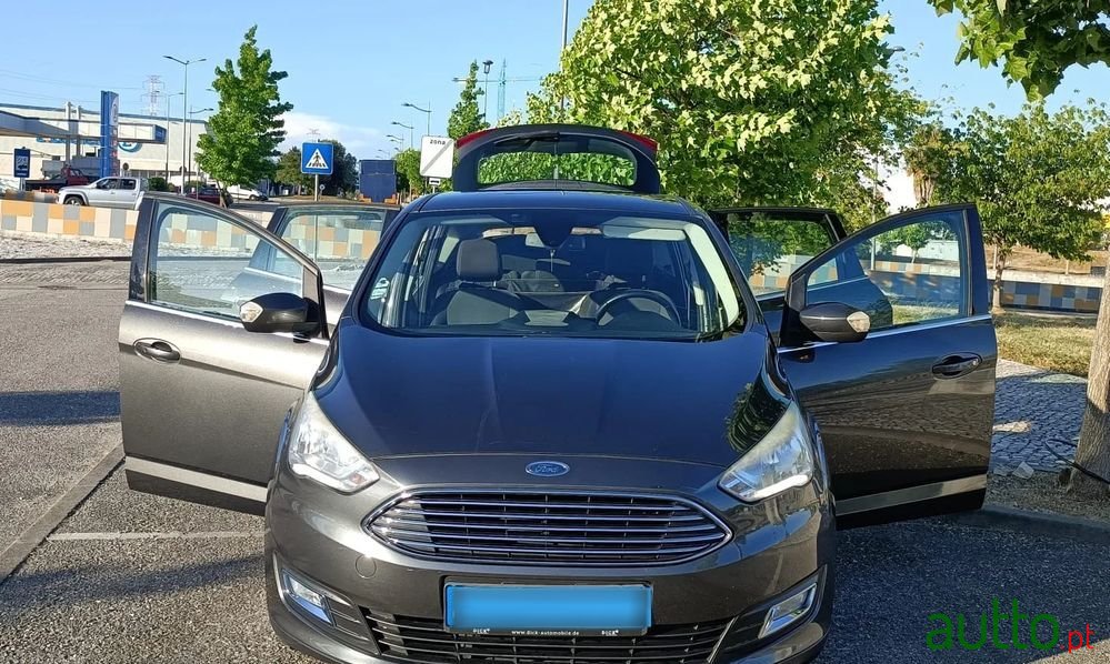 2015' Ford C-MAX photo #2