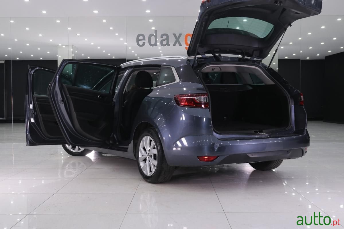 2018' Renault Megane Sport Tourer photo #5