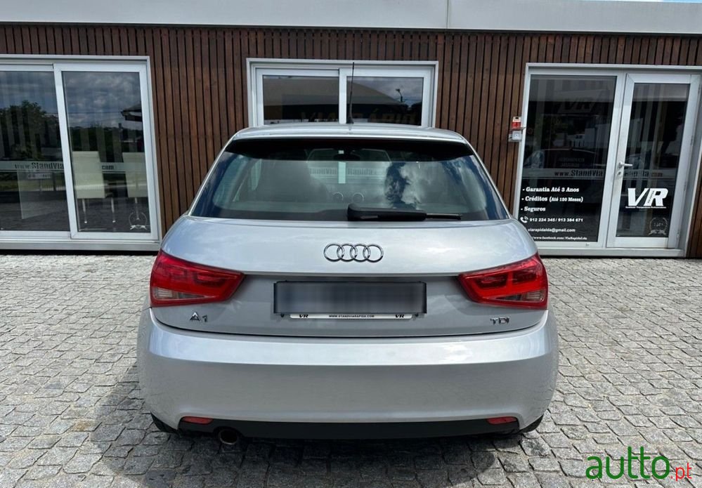 2011' Audi A1 1.6 Tdi Advance photo #5