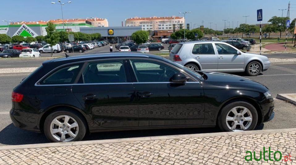 2009' Audi A4 Avant photo #2