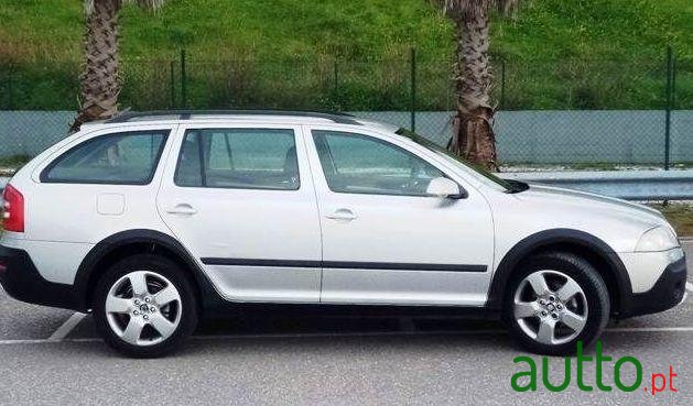 2007' Skoda Octavia Break photo #2