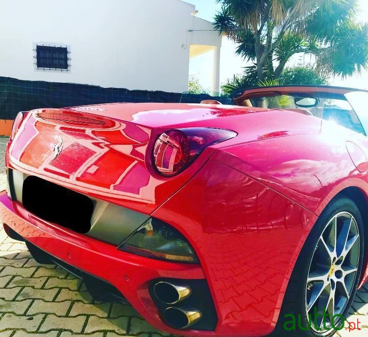 2010' Ferrari California photo #4