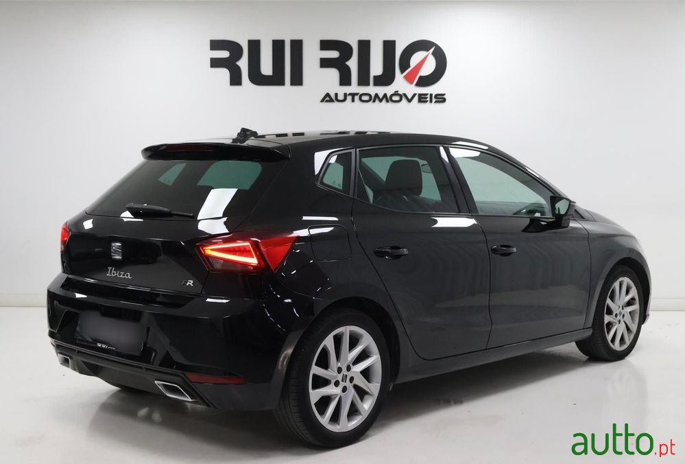 2022' SEAT Ibiza 1.0 Tsi Fr photo #2