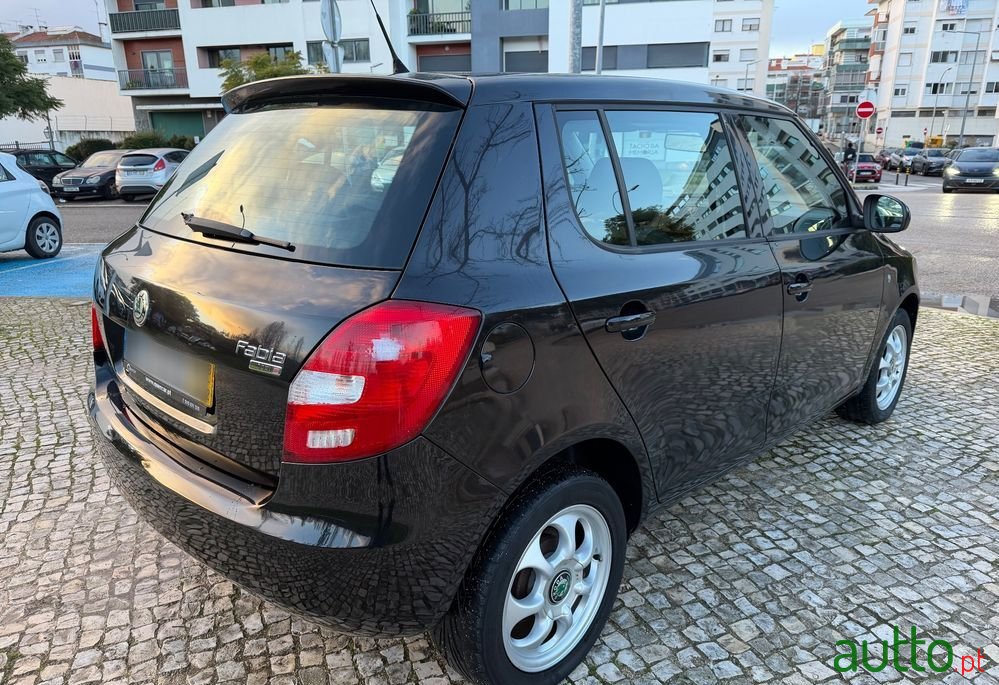 2008' Skoda Fabia photo #2
