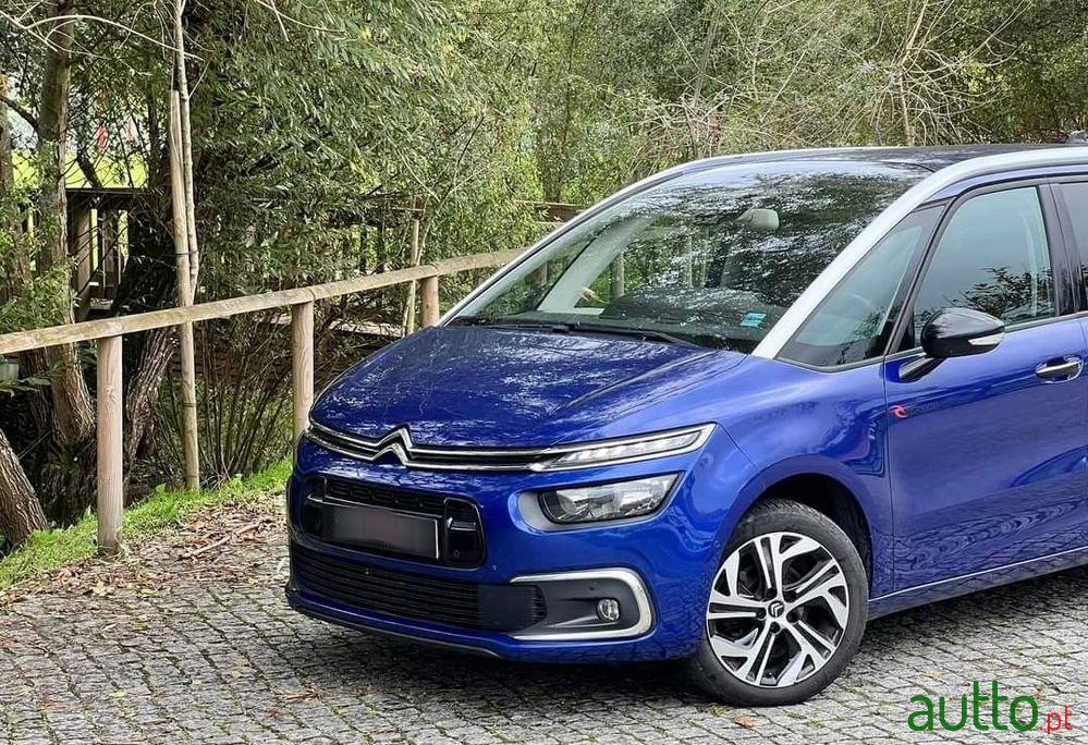 2019' Citroen Grand C4 SpaceTourer photo #2