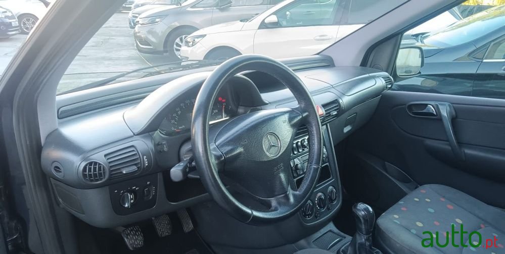 2003' Mercedes-Benz Vaneo photo #4