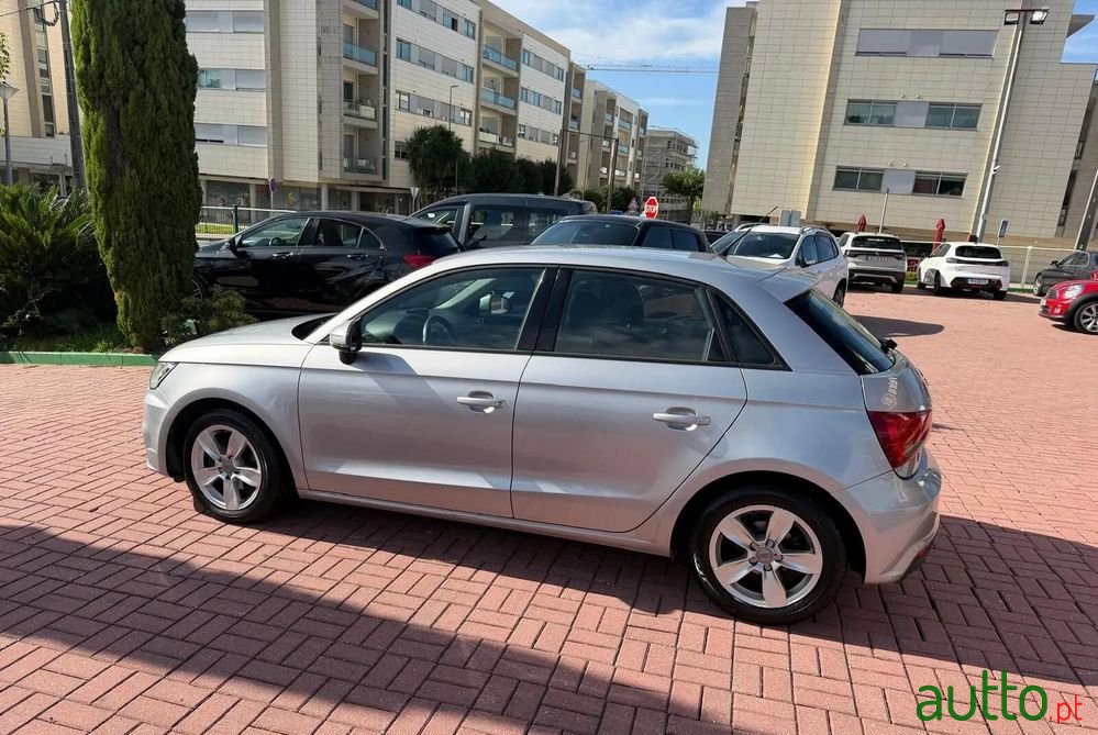 2016' Audi A1 Sportback photo #3